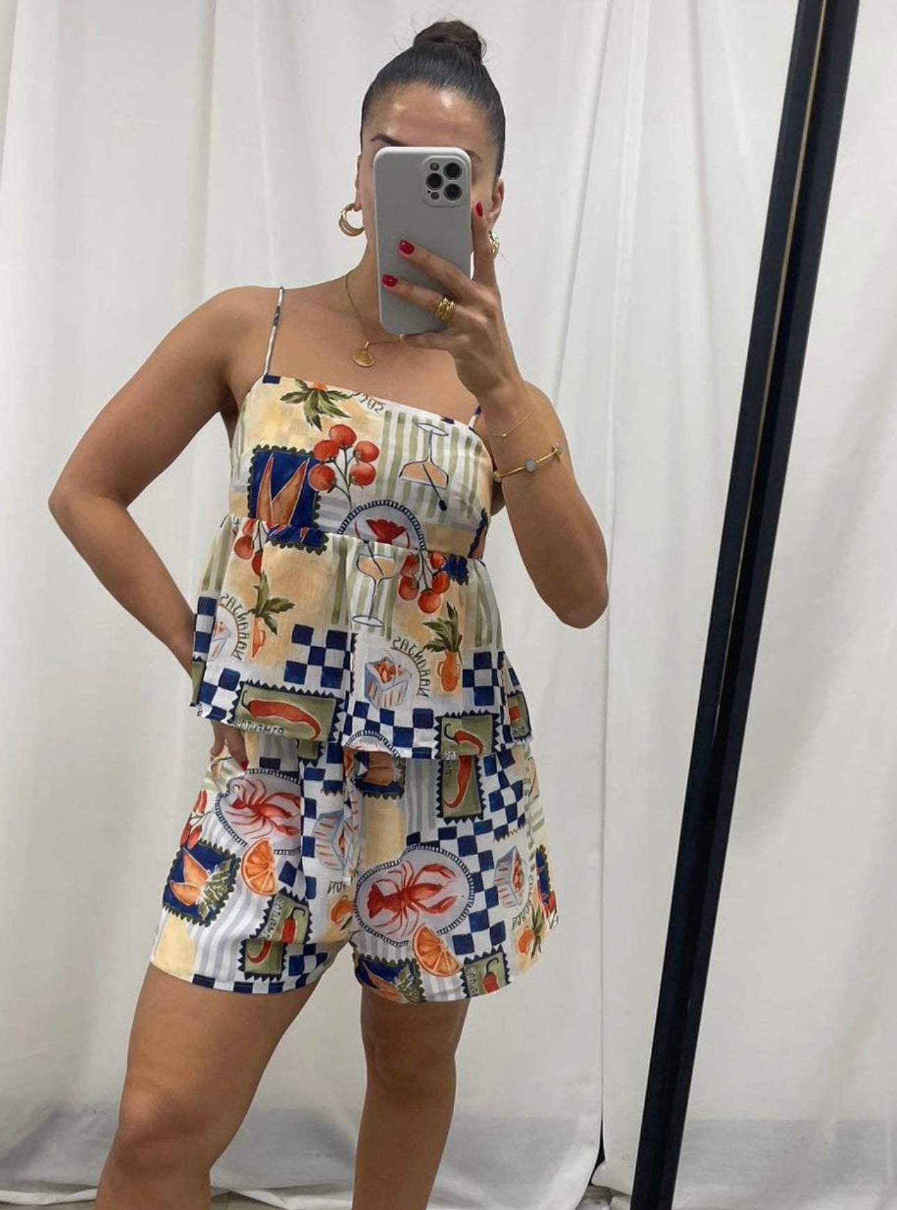 Hot Property - Español Shorts